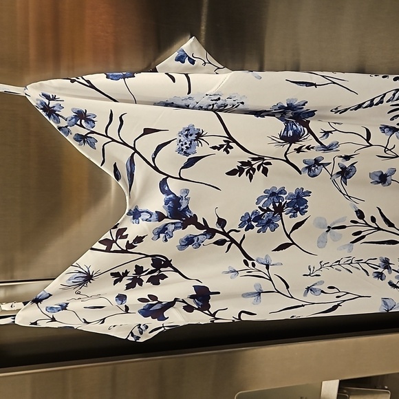 💕FAVORITE DAUGHTER💕 The Favorite Dress ~ Blue White Floral Print Medium M NWT - Picture 11 of 16